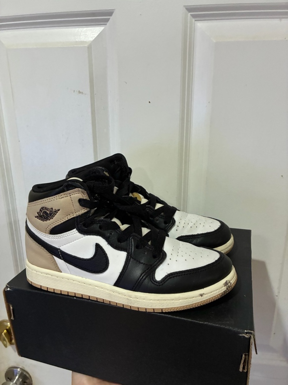 Nike Air Jordan 1 High Black White Taupe - Picture 5 of 12